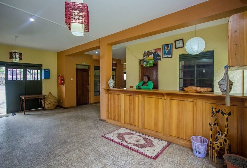 هتل Kisoro Tourist