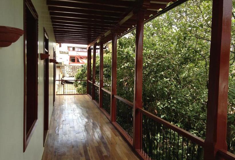 ホテル La Casona Monsante