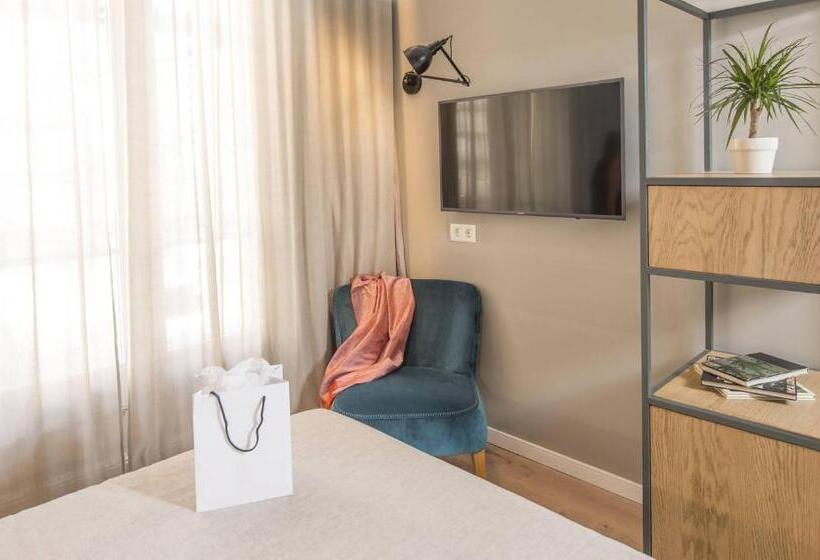 Отель Mosaic By Ona