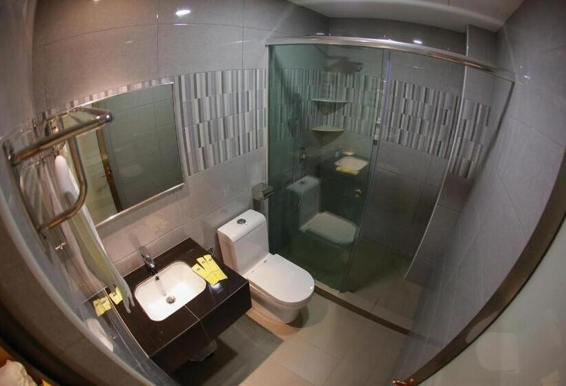 בית מלון כפרי Pantai Regal