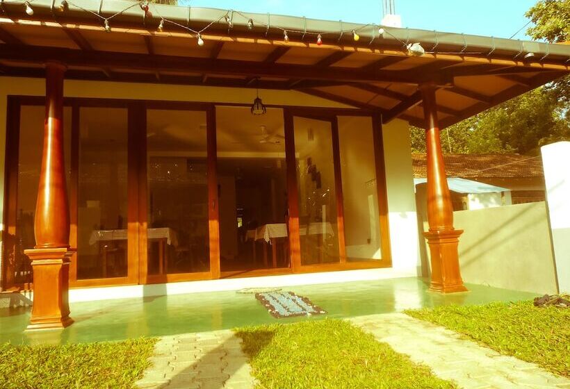 Отель Talalla Sea Anemone