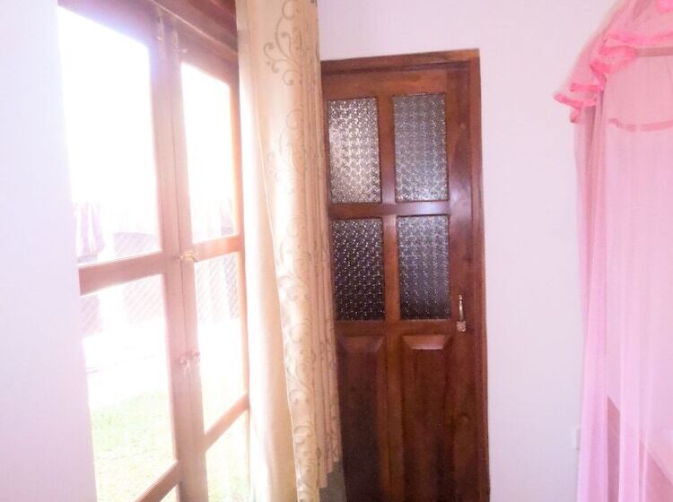 Отель Talalla Sea Anemone