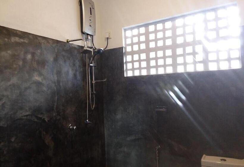 Отель Talalla Sea Anemone