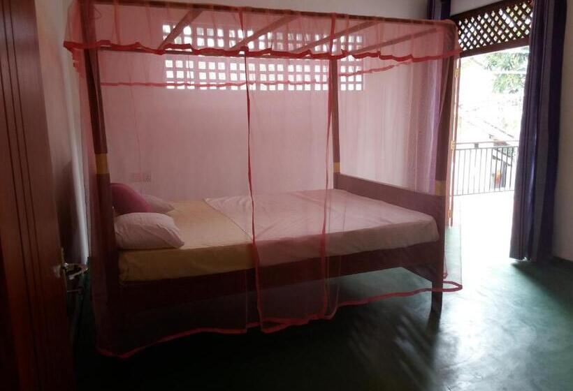 Отель Talalla Sea Anemone