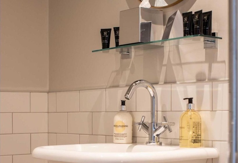 ホテル The Crosskeys