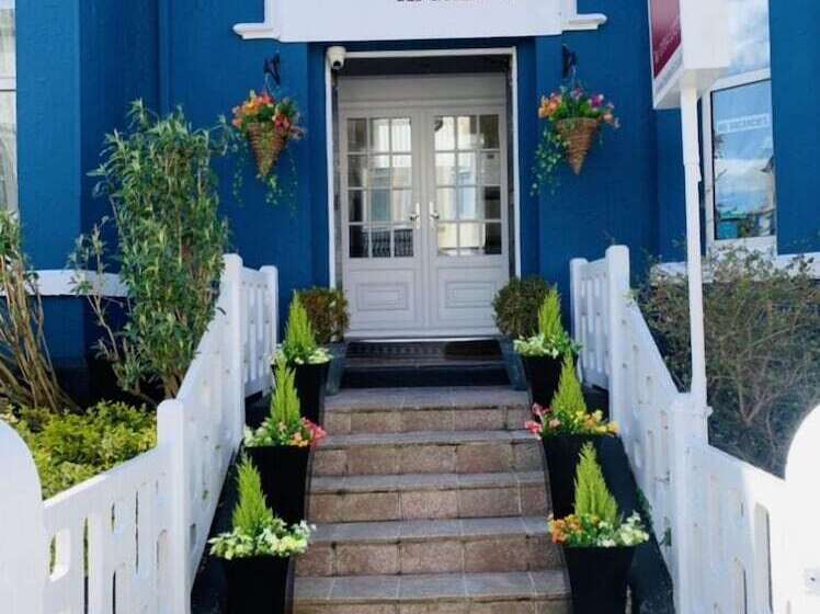 Отель The Heidi Bed & Breakfast