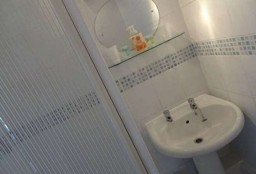 Отель The Heidi Bed & Breakfast