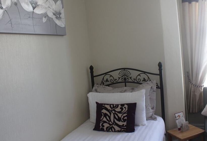 Отель The Heidi Bed & Breakfast