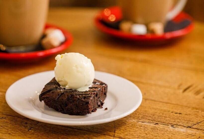 فندق The Townhouse Sutton