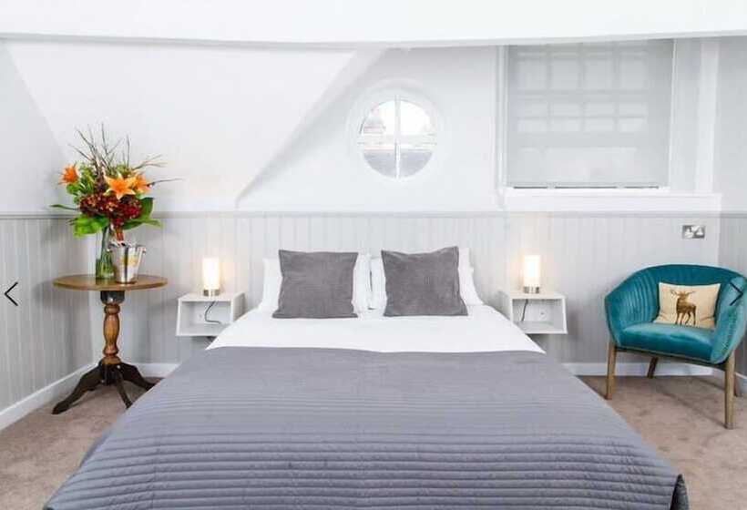 هتل The Townhouse Sutton