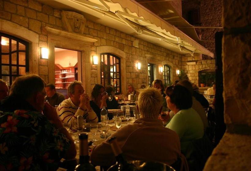 هتل Villa Nora Hvar