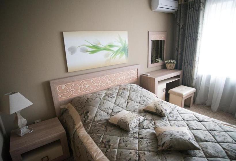 호텔 Yuzhnaia Noch