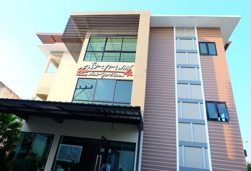 فندق على الطريق Naiya Place