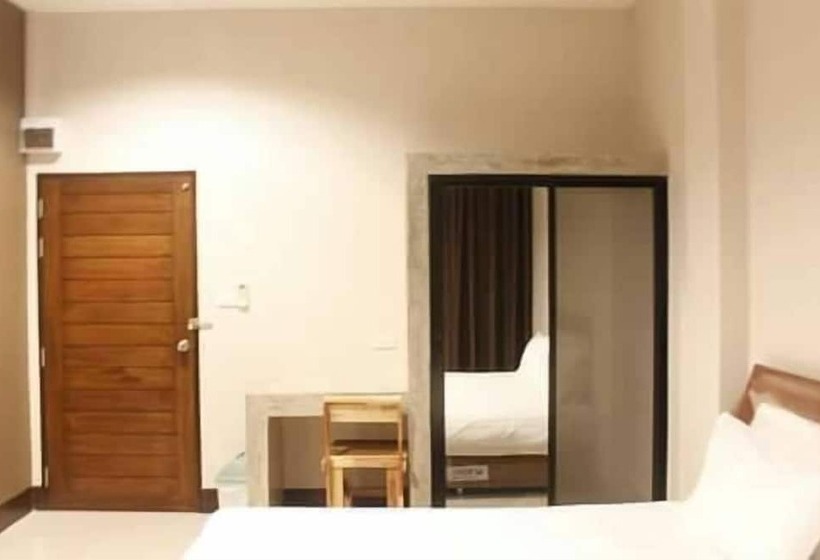 فندق على الطريق Naiya Place