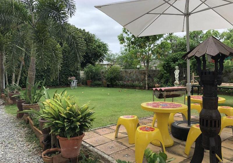 모텔 Roomquest One Bangsaray