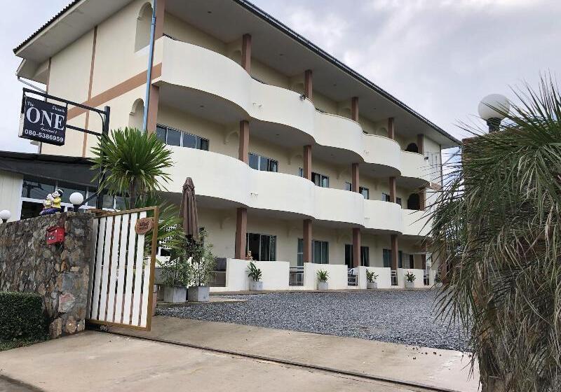 모텔 Roomquest One Bangsaray