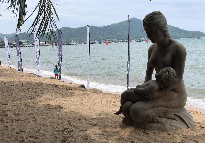 모텔 Roomquest One Bangsaray