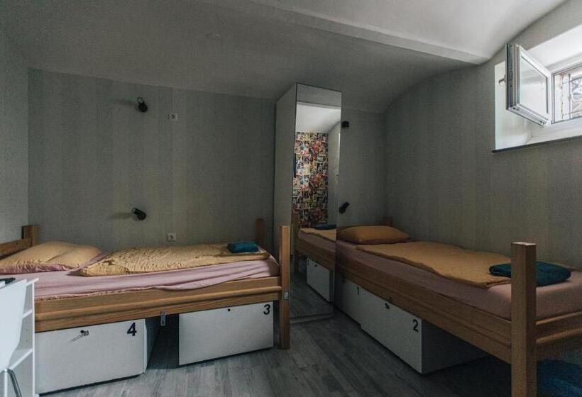 Palmers Lodge Hostel