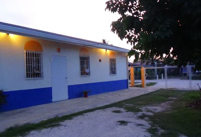 פנסיון Hacienda Tropical Guest House