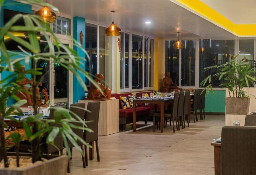 אתר נופש Sterling Goa Varca