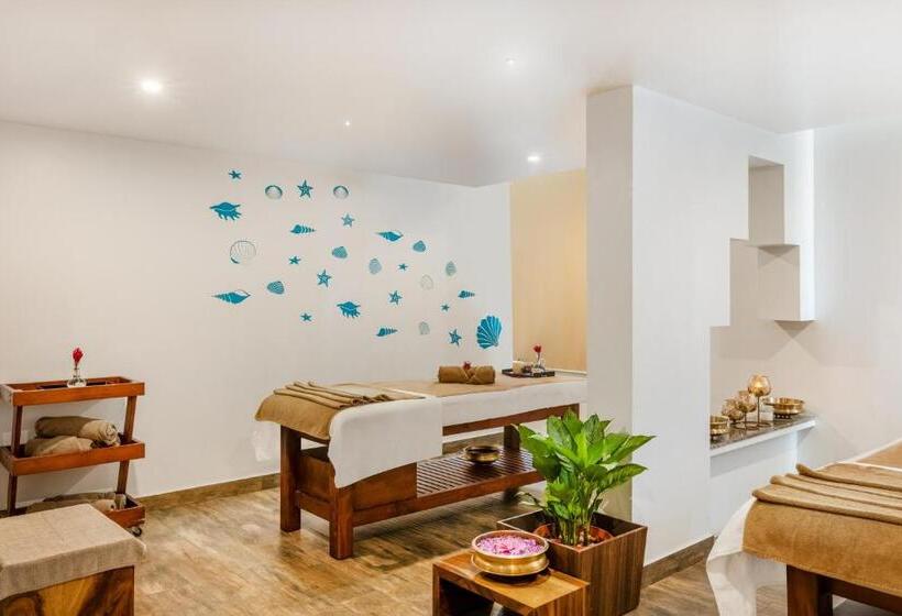 אתר נופש Sterling Goa Varca