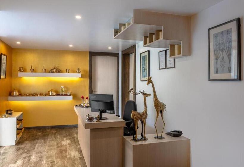 אתר נופש Sterling Goa Varca