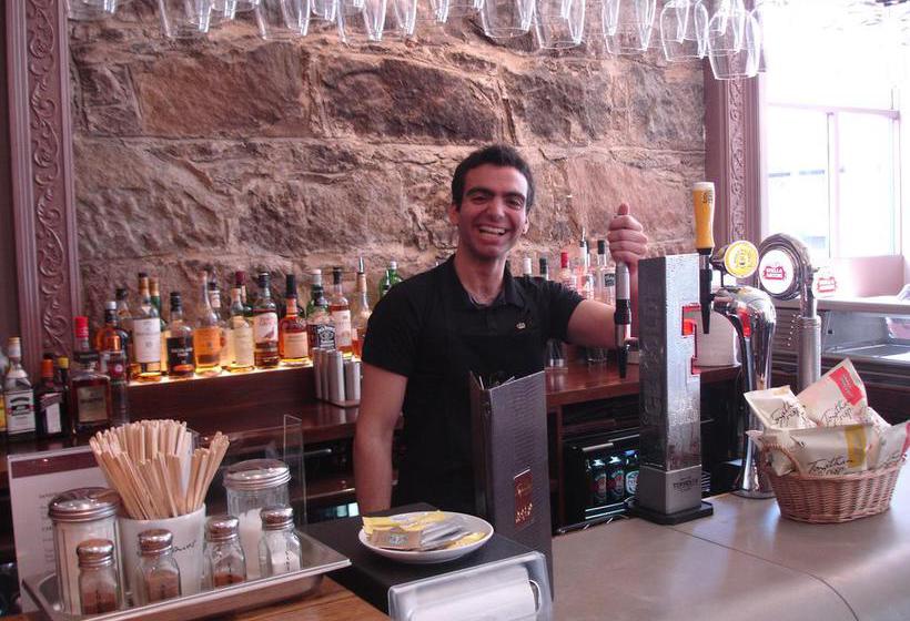 簡易ホテル Aberdeen House