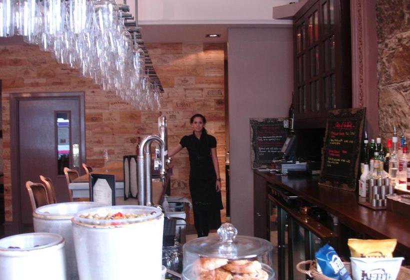 簡易ホテル Aberdeen House