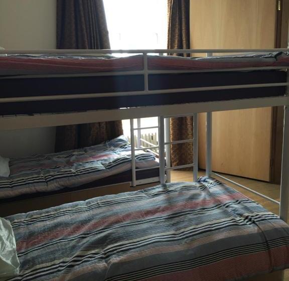 簡易ホテル Aberdeen House