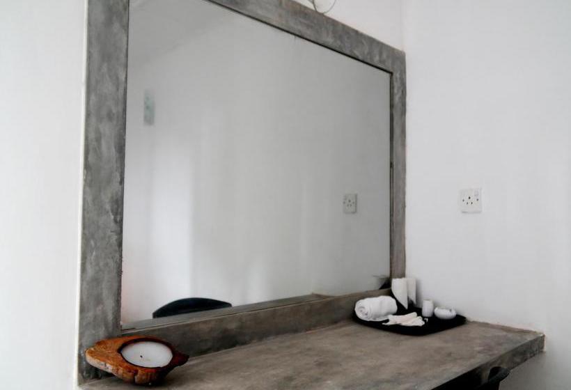 Southern Beach Castle Hotel & Restaurant