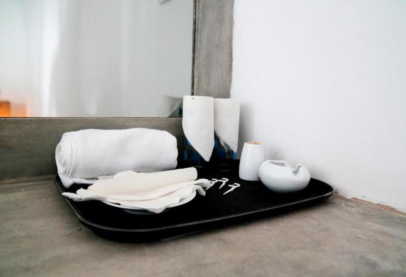 Southern Beach Castle Hotel & Restaurant