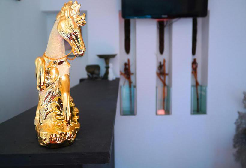 Southern Beach Castle Hotel & Restaurant