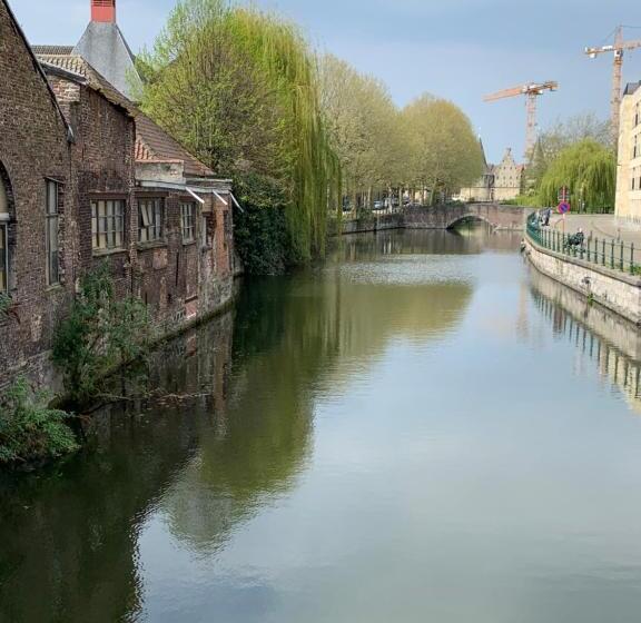 مبيت وإفطار The Hamptons Boutique