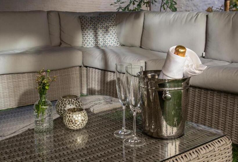 مبيت وإفطار The Hamptons Boutique