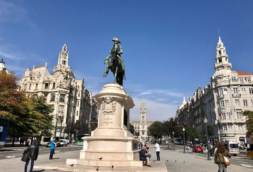 Urban Garden Porto Central Hostel