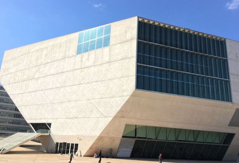 Urban Garden Porto Central Hostel