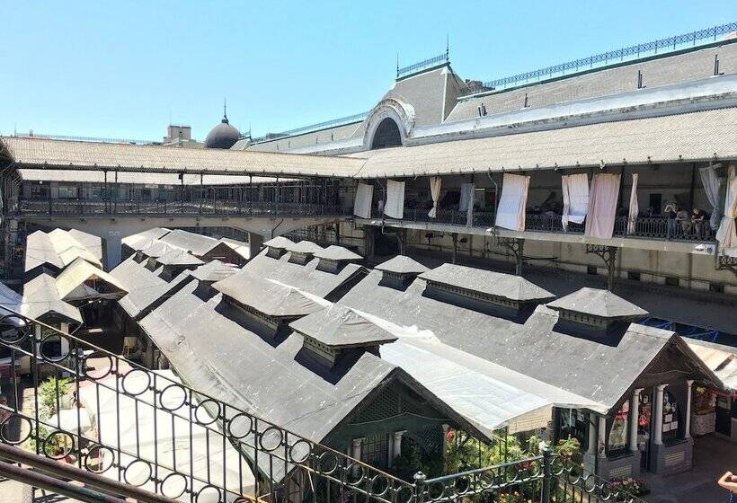Urban Garden Porto Central Hostel