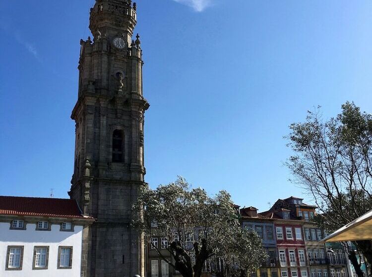 Urban Garden Porto Central Hostel