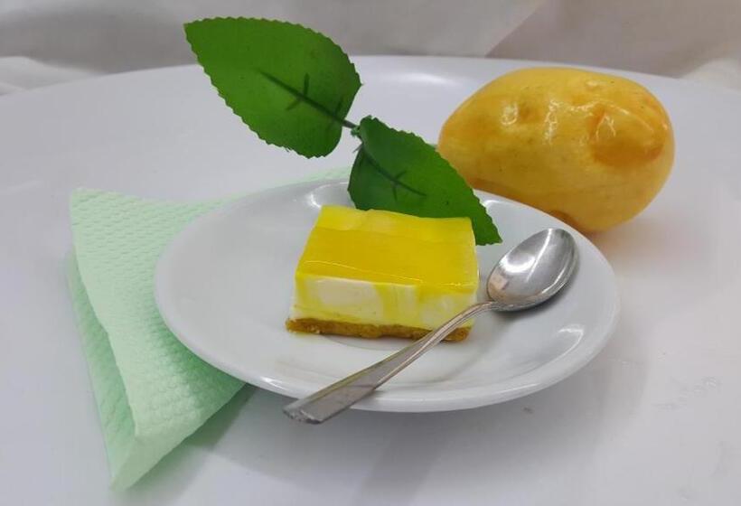 Al Safina Kijal Beach Resort