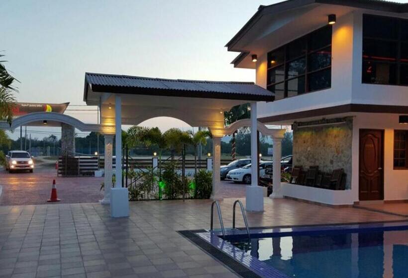 Al Safina Kijal Beach Resort