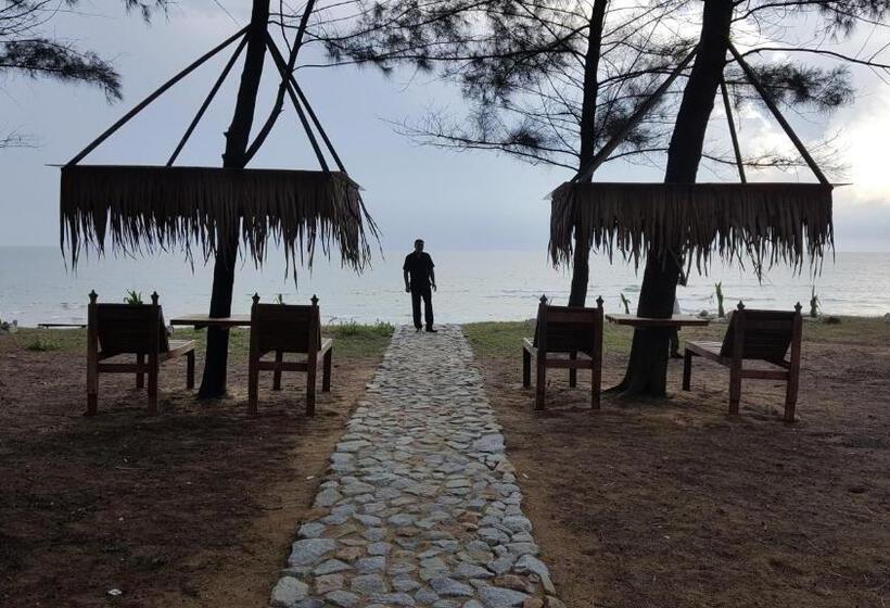 Al Safina Kijal Beach Resort