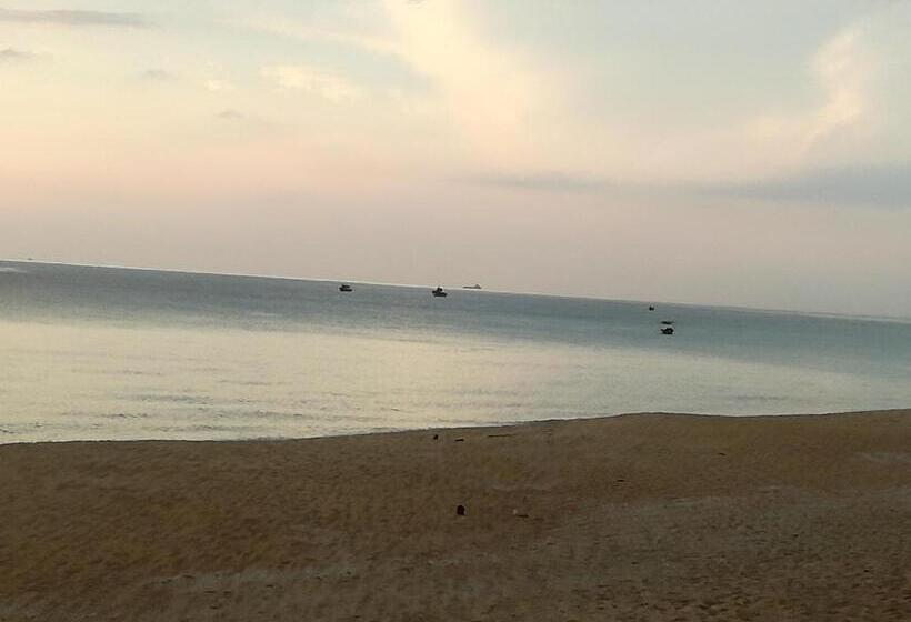 Al Safina Kijal Beach Resort