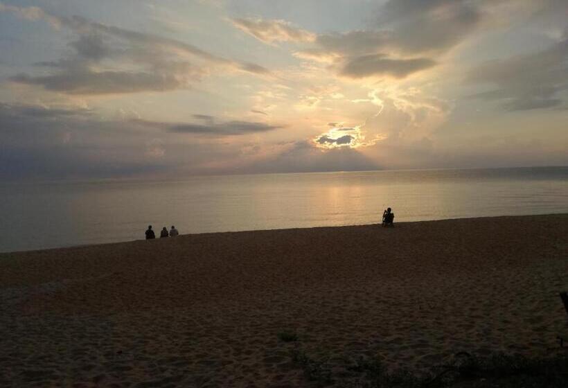 Al Safina Kijal Beach Resort