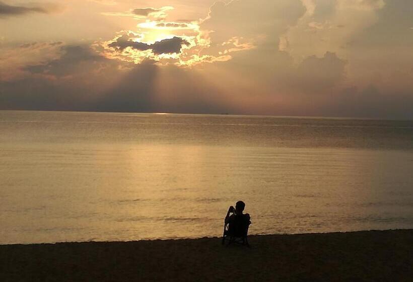 Al Safina Kijal Beach Resort