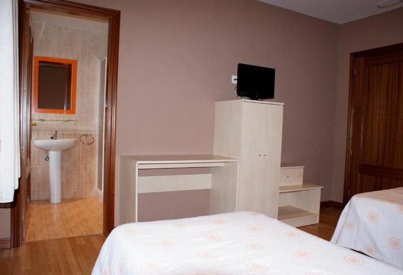 ユースホステル Hostal Carazo