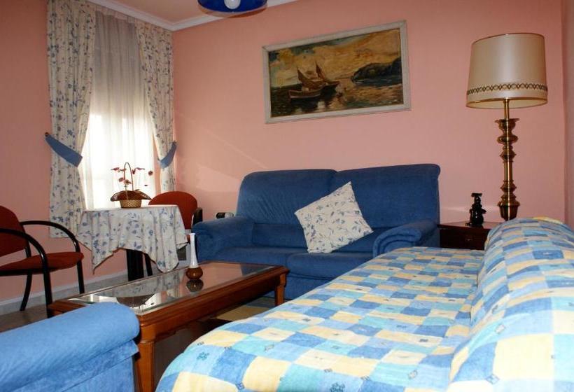 ユースホステル Hostal Carazo