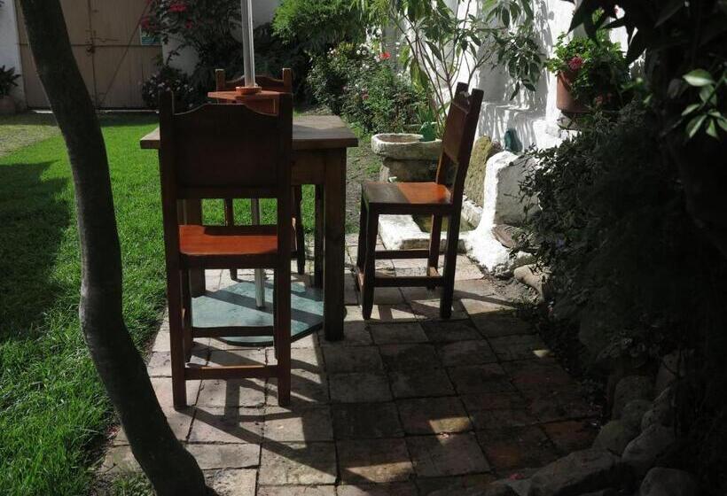 Общежитие Hostal La Cazihita