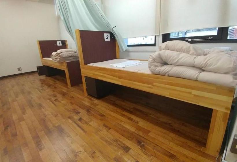 Simple Stay Hiroshima Peace Koenmae Hostel