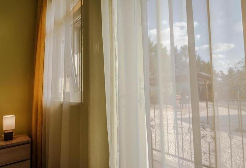 Bed and Breakfast Garden Vendégház Makó