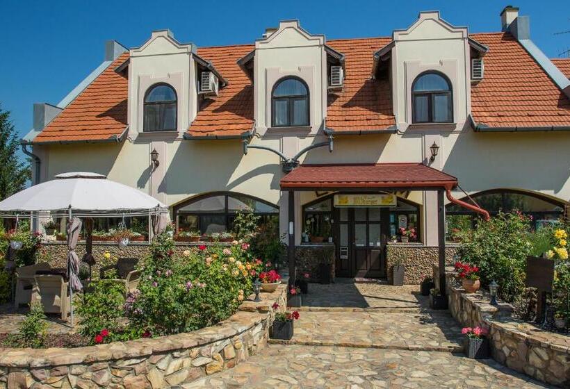 Bed and Breakfast Garden Vendégház Makó